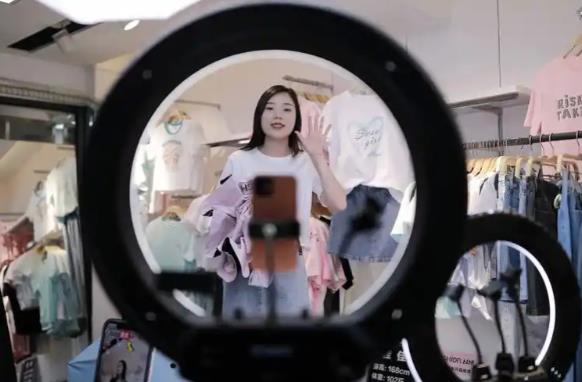 做抖音主播需要些什么？做主播需要具备哪些条件？ - 美迪教育