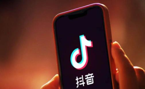 学做抖音运营是自学还是去培训学校 - 美迪教育