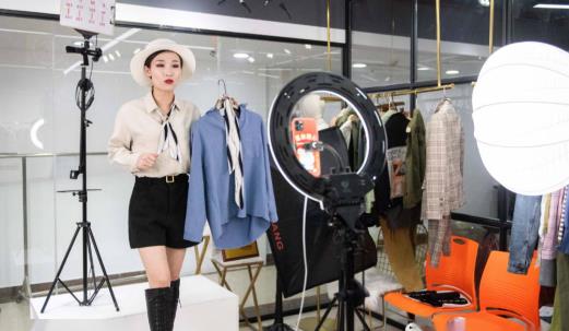 直播带货要学吗？学做直播带货容易吗？ - 美迪教育