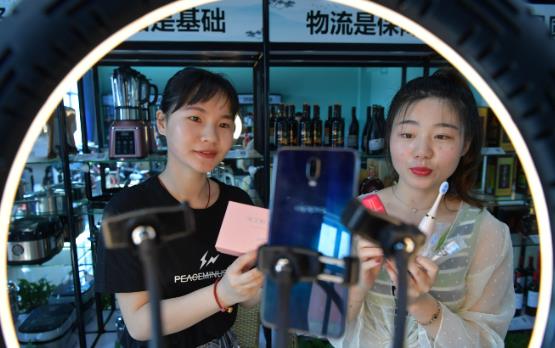 哪里有学直播带货培训的学校 - 美迪电商