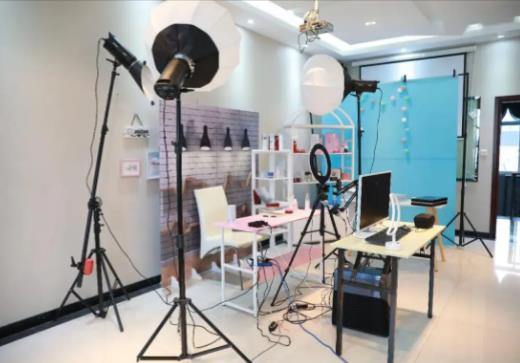 我想学直播带货去哪里培训 - 美迪电商