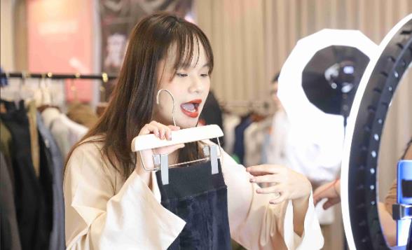 在哪里有学直播带货的学校 - 美迪电商