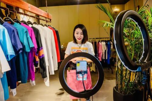 初学者怎样做直播？掌握这三个方法就能稳开播 - 美迪电商