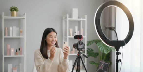 拍摄产品去哪里学 - 美迪电商