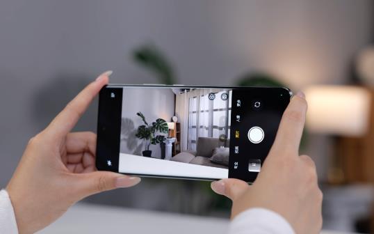 手机拍摄怎么样才能不抖动？只需四个小技巧 - 美迪电商