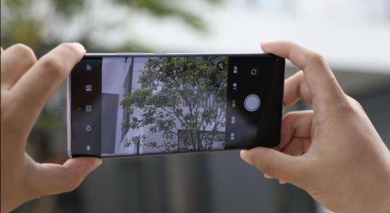 手机拍摄怎么样才能不抖动？只需四个小技巧 - 美迪电商