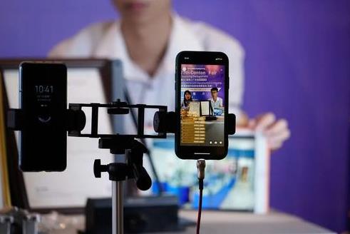 深圳坂田有没有学搞直播的培训班?选课指南送给你! - 美迪电商教育